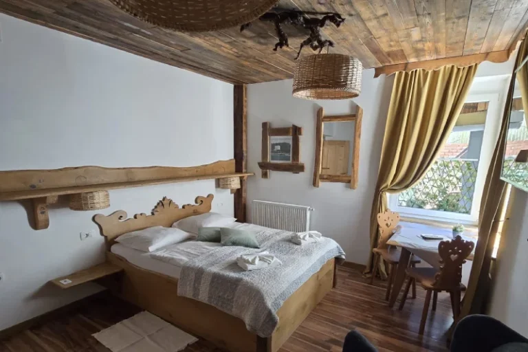 Dobule Bed Room 1